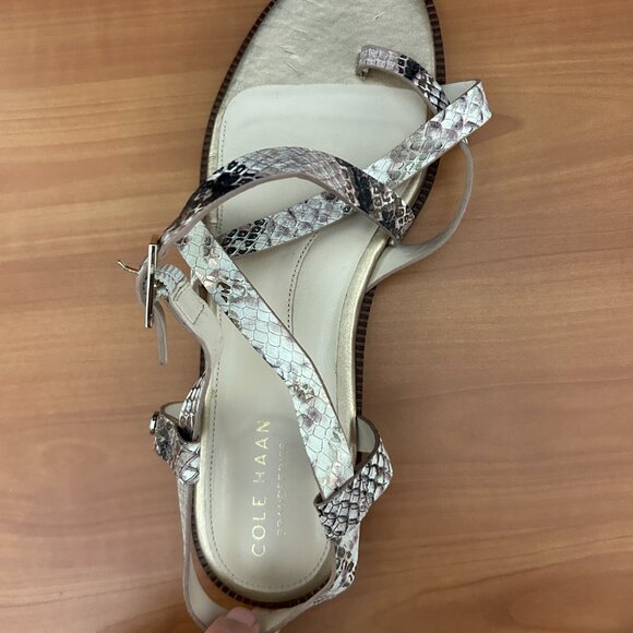 Beautiful Gold Snakeskin Strappy Cole Haan Flat Sandals Size 7B - Picture 2 of 5